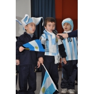 Los más pequeños celebraron el DIA DE LA BANDERA